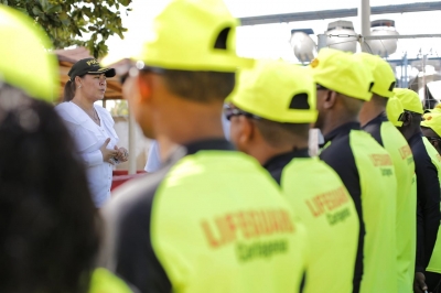 Entregan dotación a salvavidas de Cartagena