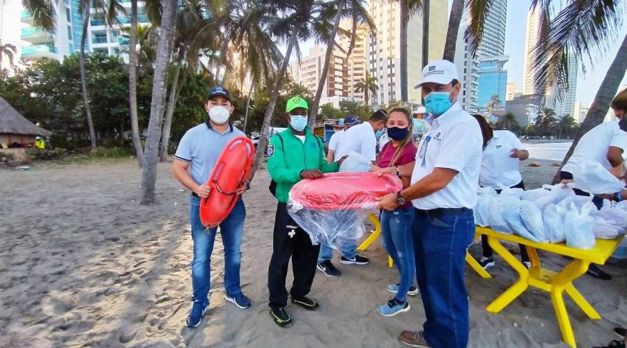 Distriseguridad entrega nuevos torpedos a los salvavidas de Cartagena 2021 02 22.4